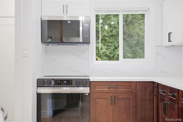 15211 Joan Street, Oak Park, MI 48237