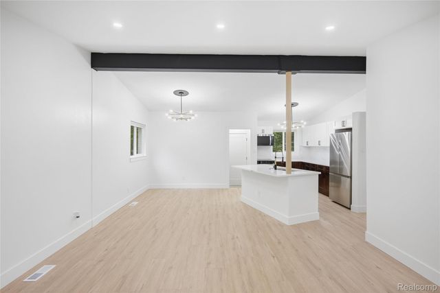 15211 Joan Street, Oak Park, MI 48237