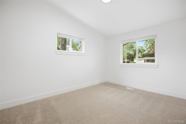 15211 Joan Street, Oak Park, MI 48237