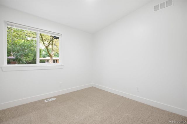 15211 Joan Street, Oak Park, MI 48237