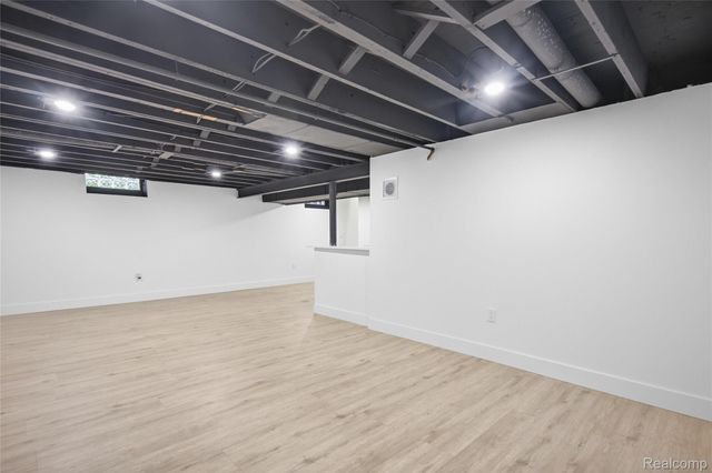 15211 Joan Street, Oak Park, MI 48237