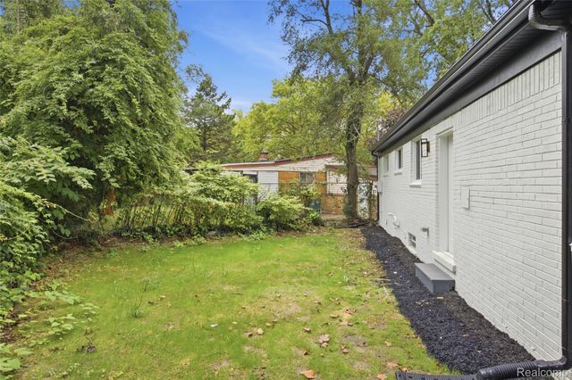 15211 Joan Street, Oak Park, MI 48237