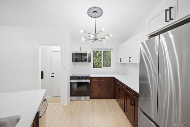 15211 Joan Street, Oak Park, MI 48237