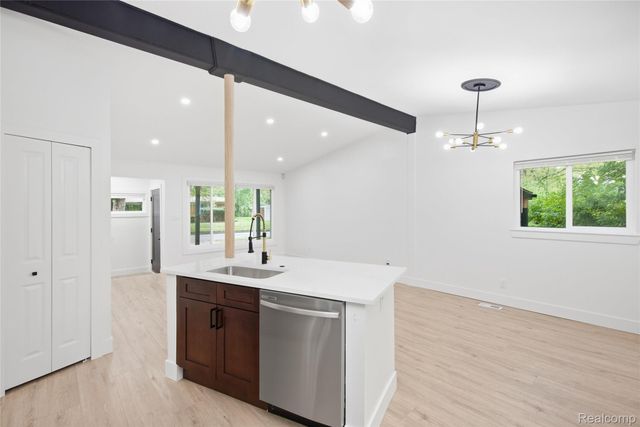 15211 Joan Street, Oak Park, MI 48237