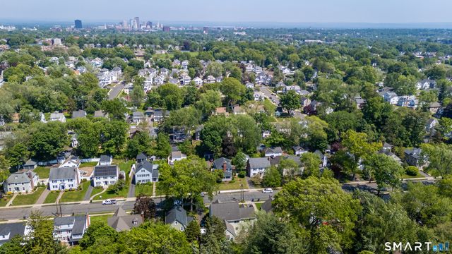 31 Bishop Road, West Hartford, CT 06119