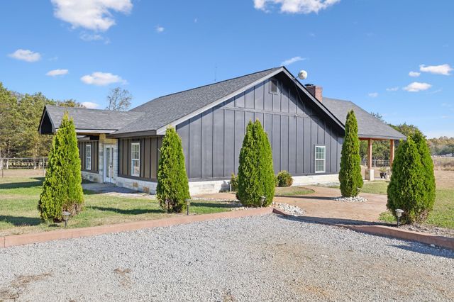 201 Lamb Rd, Rockvale, TN 37153
