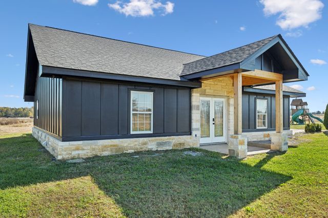 201 Lamb Rd, Rockvale, TN 37153