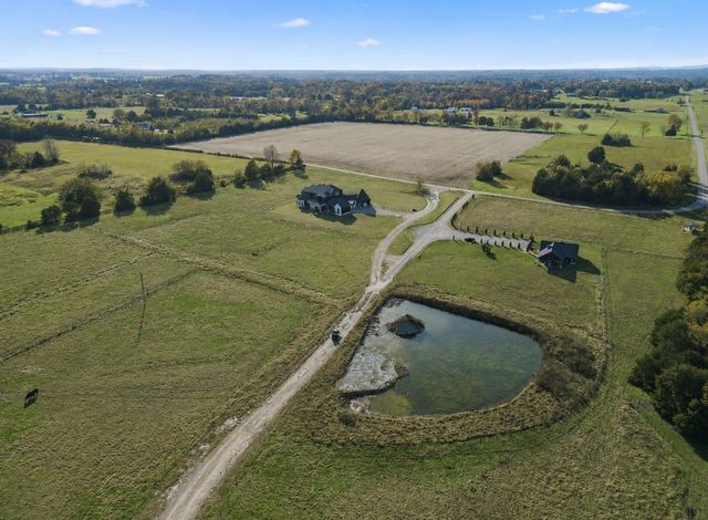 201 Lamb Rd, Rockvale, TN 37153