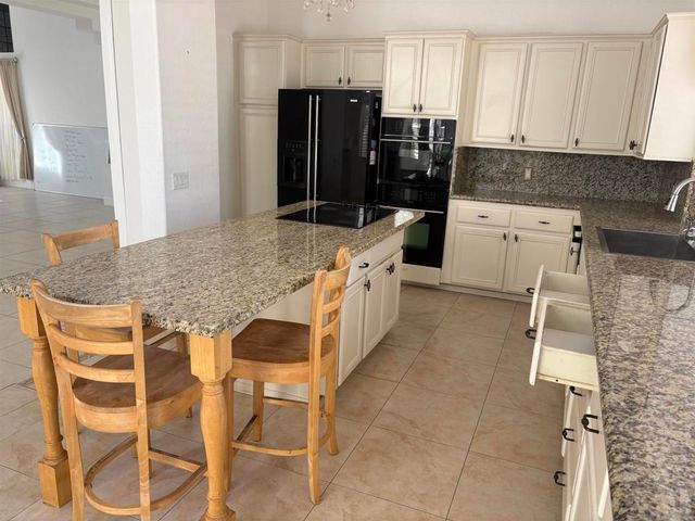 17972 Pueblo Vista Lane, San Diego, CA 92127