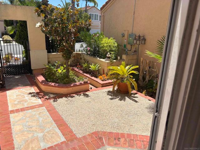 17972 Pueblo Vista Lane, San Diego, CA 92127