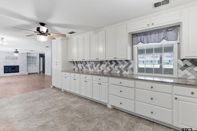 2005 Happy St., Mt Pleasant, TX 75455