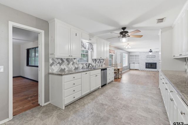 2005 Happy St., Mt Pleasant, TX 75455