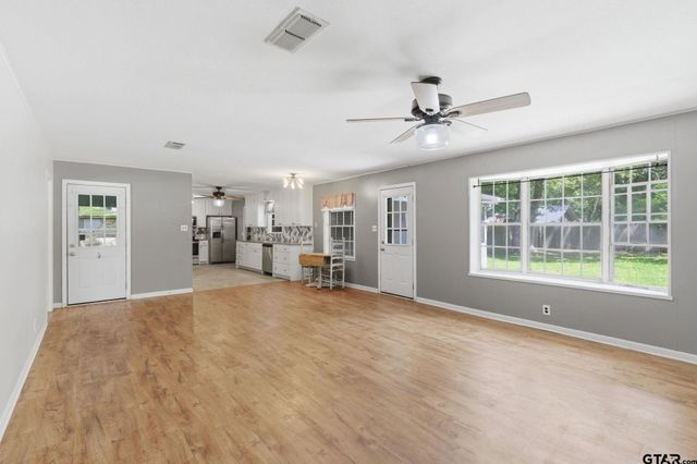 2005 Happy St., Mt Pleasant, TX 75455