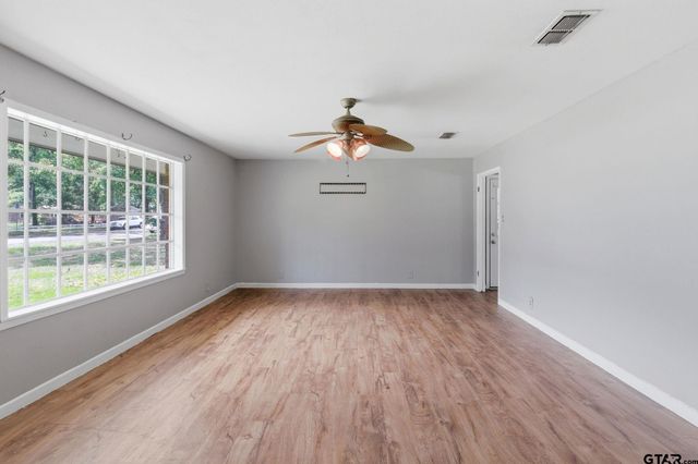 2005 Happy St., Mt Pleasant, TX 75455