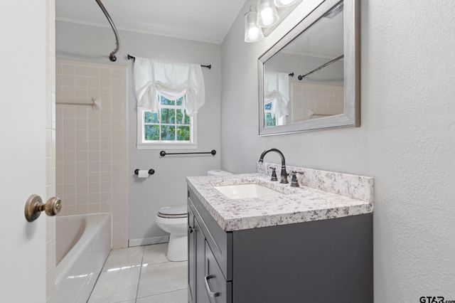 2005 Happy St., Mt Pleasant, TX 75455