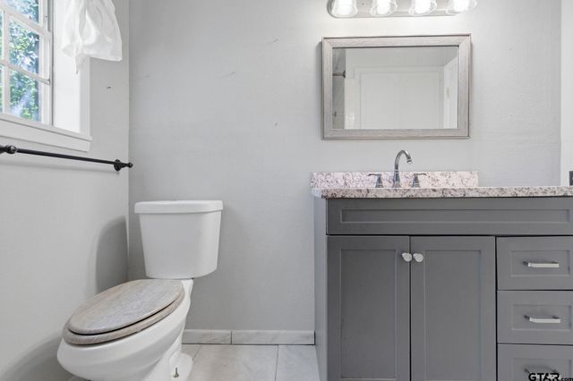 2005 Happy St., Mt Pleasant, TX 75455