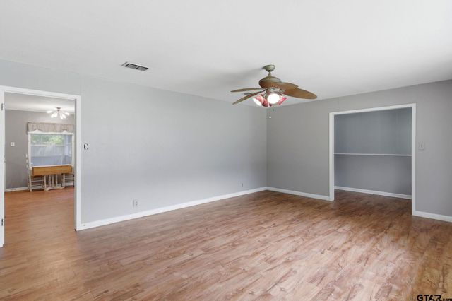 2005 Happy St., Mt Pleasant, TX 75455