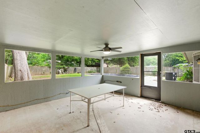 2005 Happy St., Mt Pleasant, TX 75455