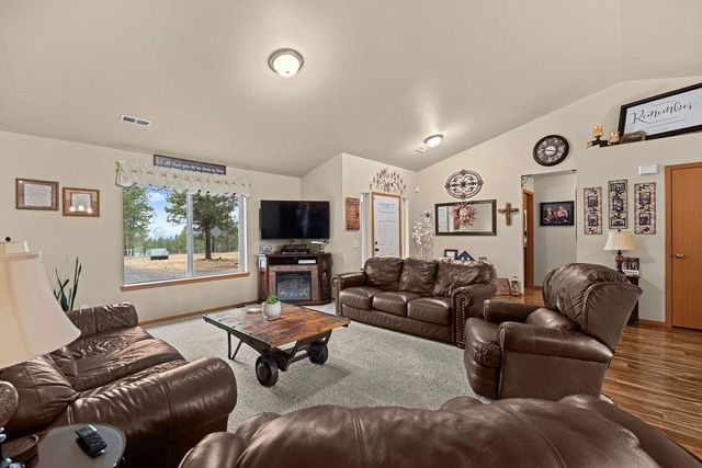 14305 E Nelson Rd, Elk, WA 99009