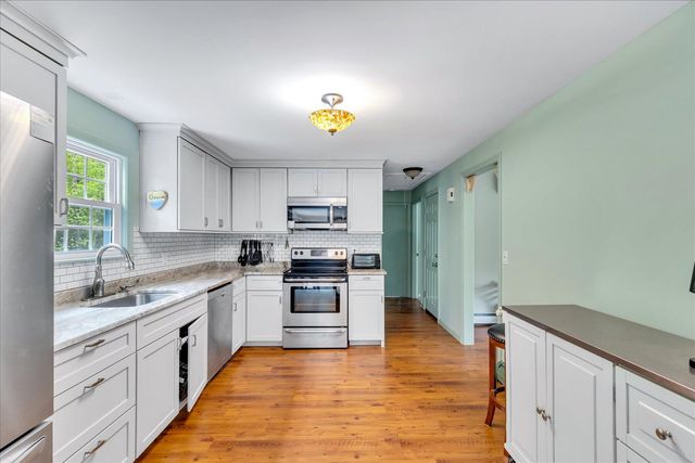8 Brigantine Avenue, Osterville, MA 02655
