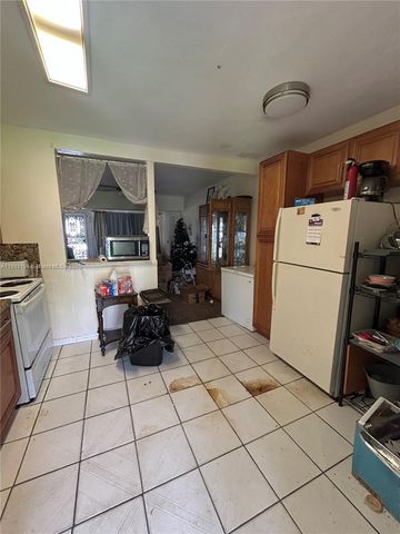 1779 NW 90th St, Miami, FL 33147
