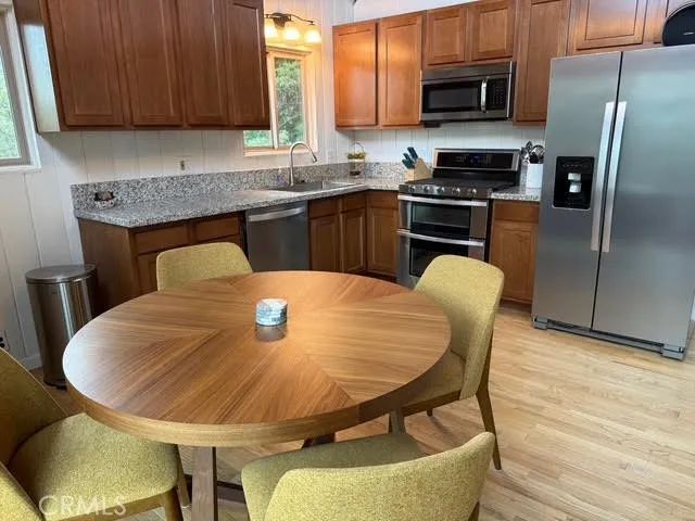 114 Old Toll Road, Lake Arrowhead, CA 92317