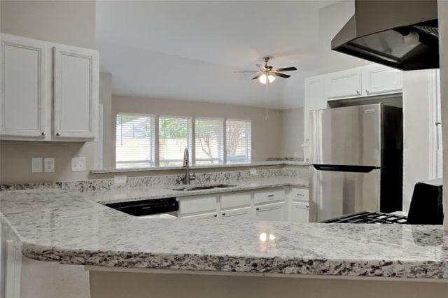2222 Friarwood Trail, Houston, TX 77339