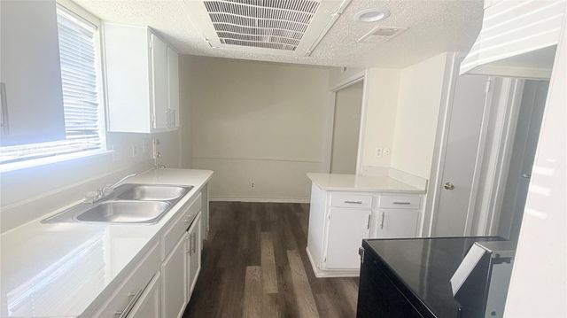 6200 W Tidwell Road 1201, Houston, TX 77092