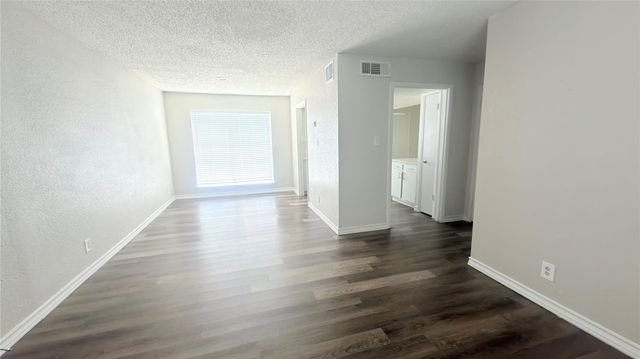 6200 W Tidwell Road 1201, Houston, TX 77092