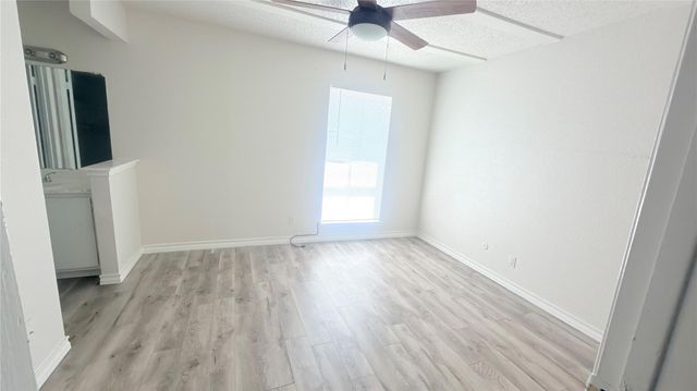 6200 W Tidwell Road 1201, Houston, TX 77092