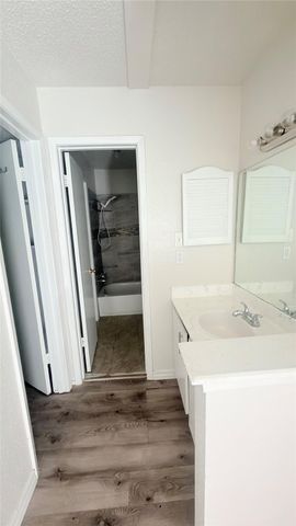 6200 W Tidwell Road 1201, Houston, TX 77092