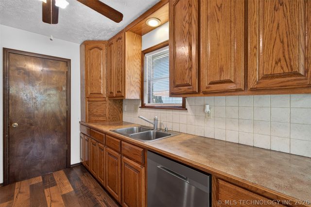113 Magnolia Avenue, Pryor, OK 74361