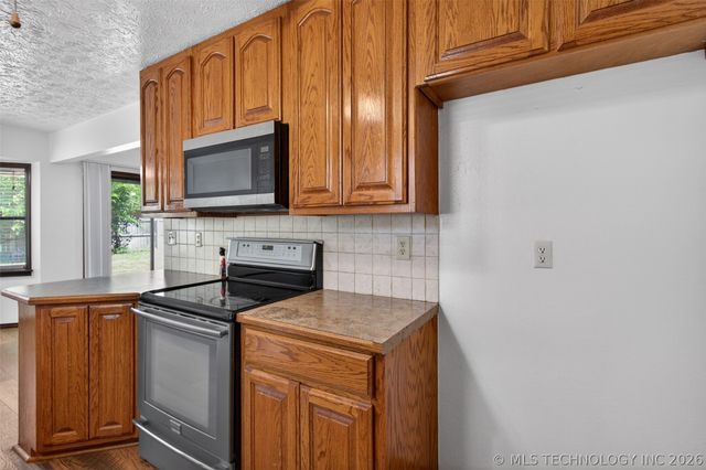 113 Magnolia Avenue, Pryor, OK 74361