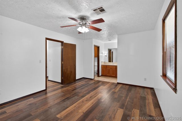 113 Magnolia Avenue, Pryor, OK 74361