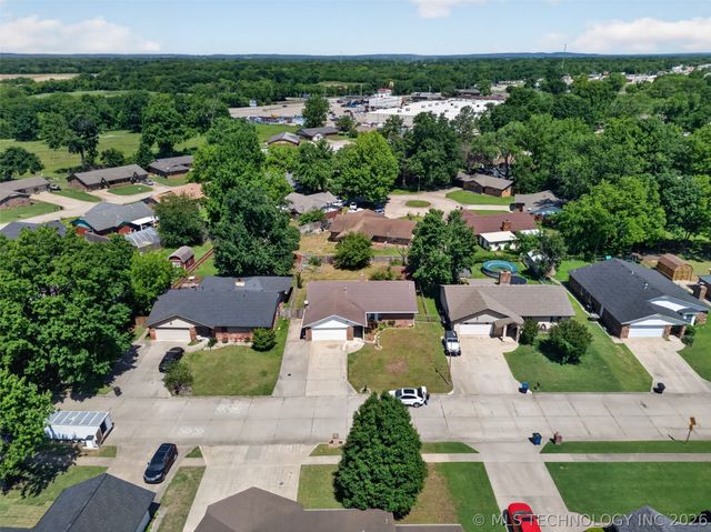 113 Magnolia Avenue, Pryor, OK 74361