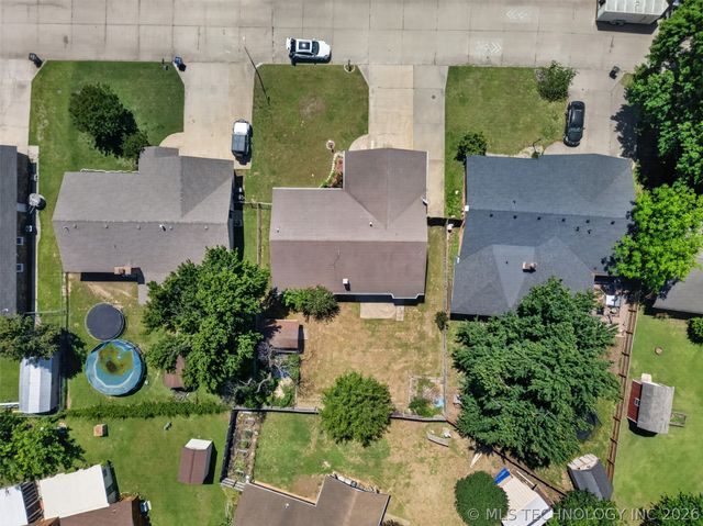 113 Magnolia Avenue, Pryor, OK 74361