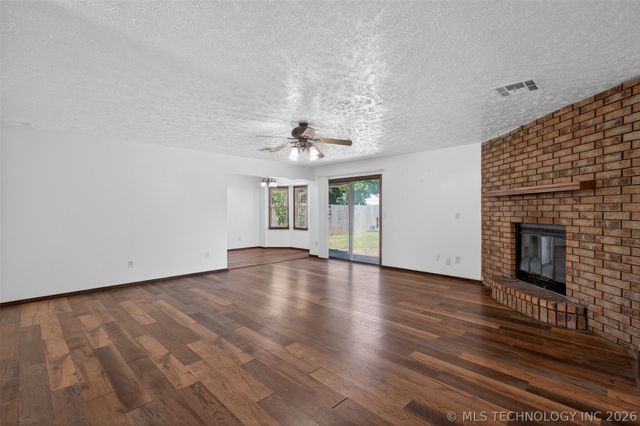 113 Magnolia Avenue, Pryor, OK 74361