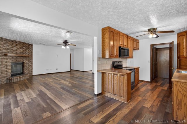 113 Magnolia Avenue, Pryor, OK 74361