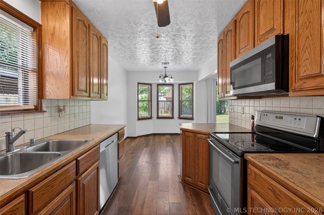 113 Magnolia Avenue, Pryor, OK 74361