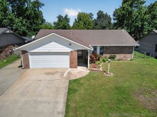 113 Magnolia Avenue, Pryor, OK 74361