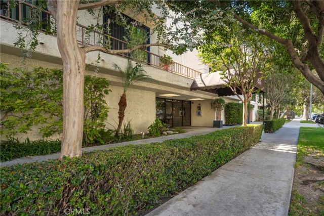 4454 Ventura Canyon 105, Sherman Oaks, CA 91423