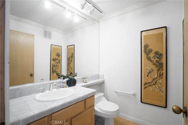 4454 Ventura Canyon 105, Sherman Oaks, CA 91423