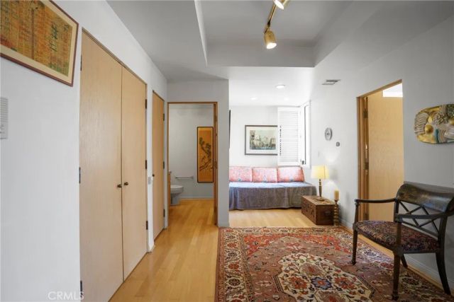 4454 Ventura Canyon 105, Sherman Oaks, CA 91423