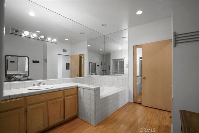 4454 Ventura Canyon 105, Sherman Oaks, CA 91423