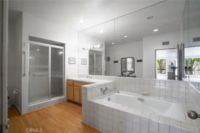 4454 Ventura Canyon 105, Sherman Oaks, CA 91423
