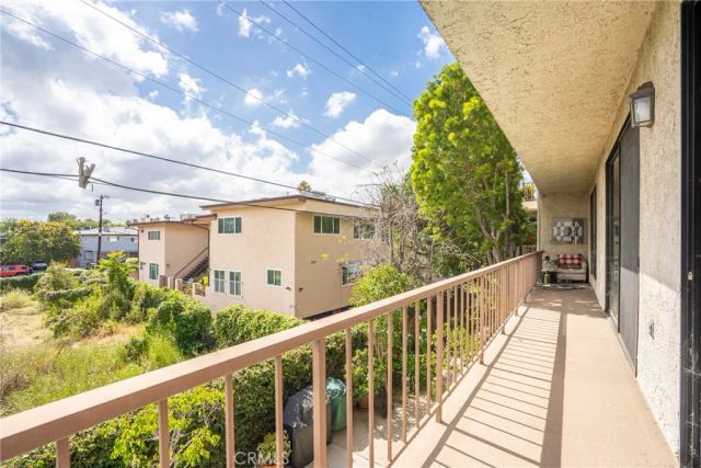 4454 Ventura Canyon 105, Sherman Oaks, CA 91423