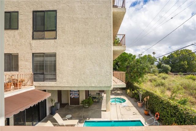 4454 Ventura Canyon 105, Sherman Oaks, CA 91423