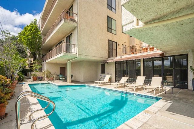 4454 Ventura Canyon 105, Sherman Oaks, CA 91423