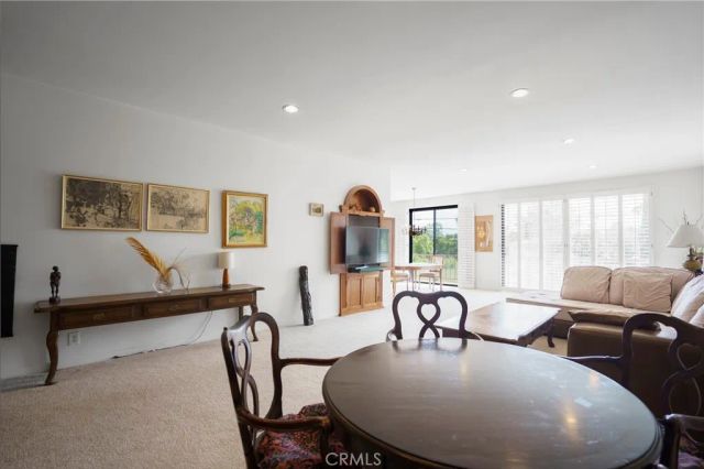 4454 Ventura Canyon 105, Sherman Oaks, CA 91423