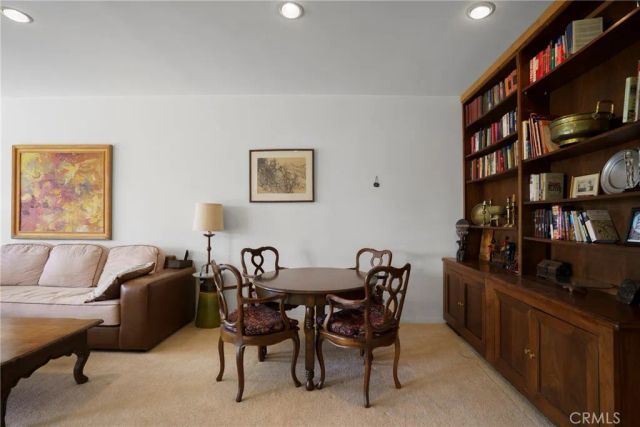 4454 Ventura Canyon 105, Sherman Oaks, CA 91423